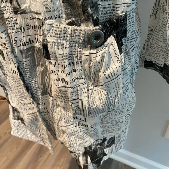 Ki Meng Newspaper Print Art to Wear Crinkle Jacket Blouse Top Womens sz Medium - Picture 3 of 10